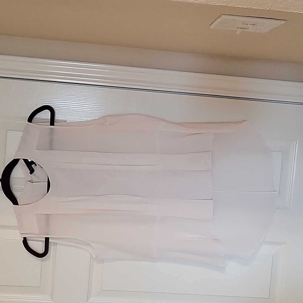 100% SILK- BCBG 100% silk flowy cream top